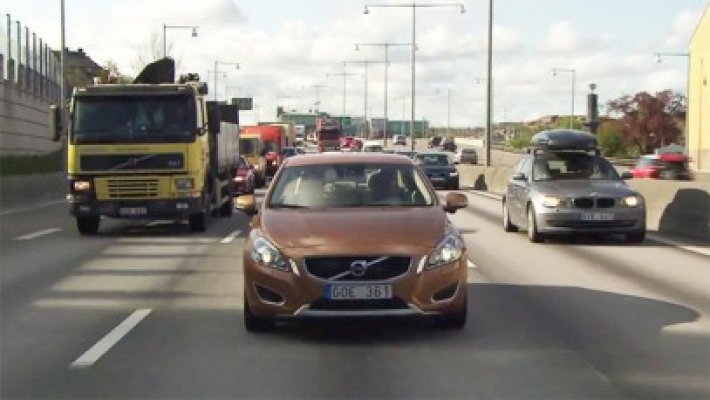 Volvo lucrează la maşina care se conduce singură